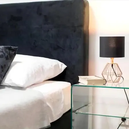 Prostorny Byt Se 2 Loznicemi Appartement