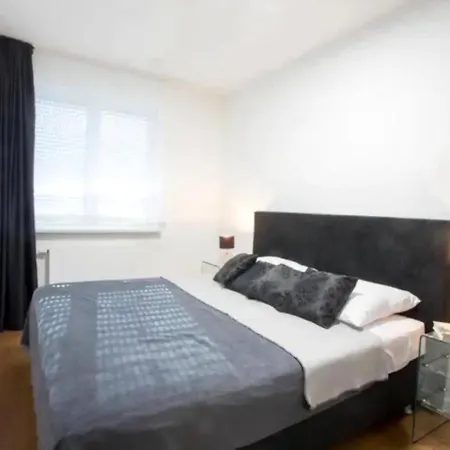 Appartement Prostorny Byt Se 2 Loznicemi